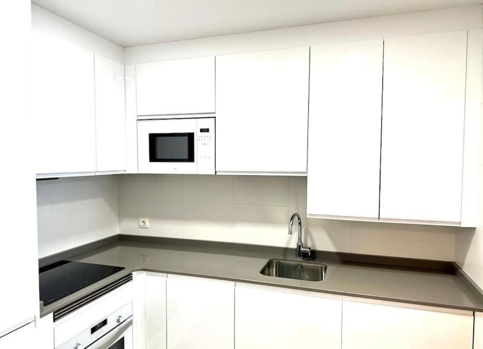 Studio 14 + Garaje Incluido. Nuevo, Elegante, Acogedor. Haro Exterior foto
